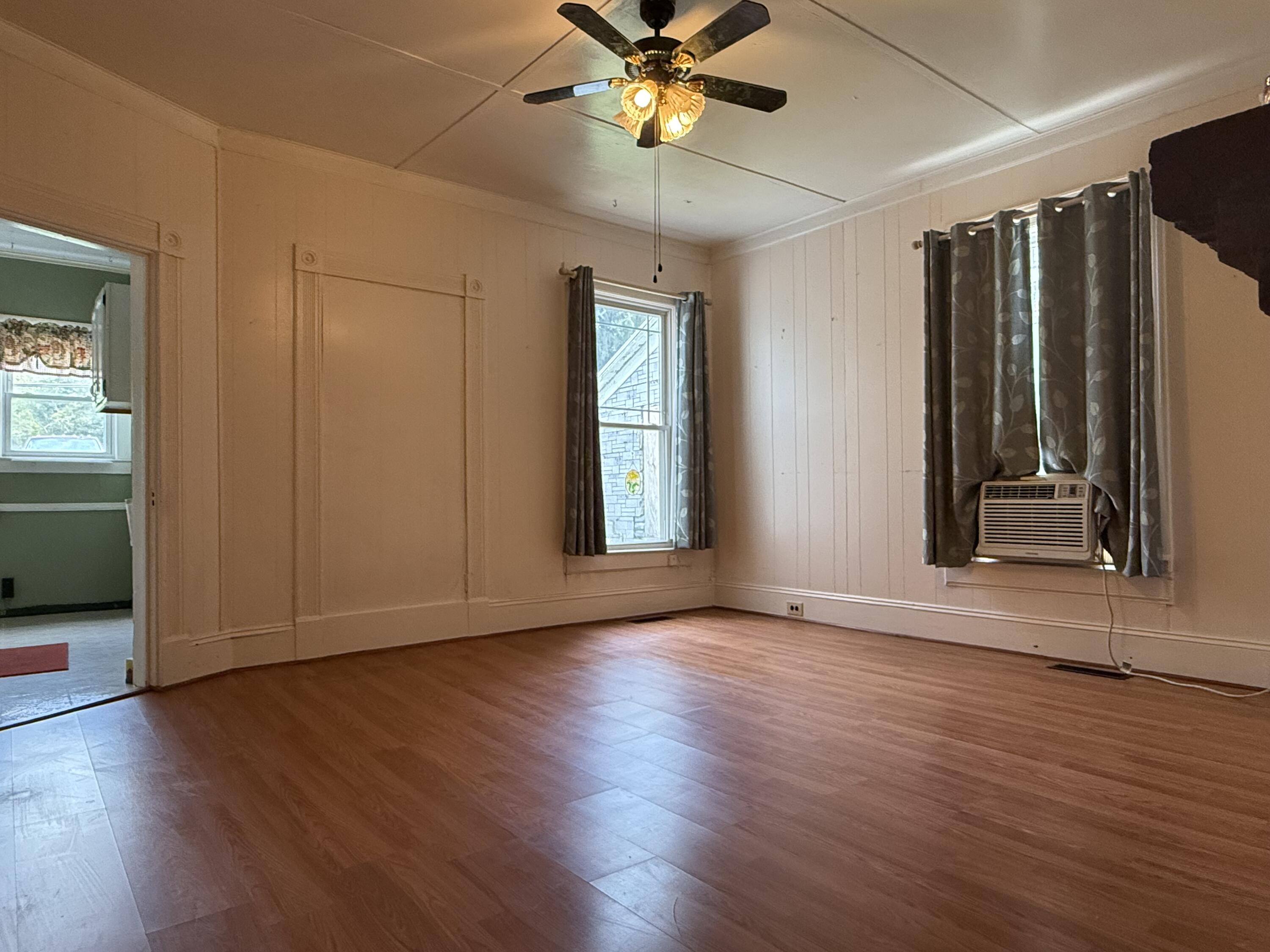 412 West Ridgeway Street Clifton Forge, VA 24422 - Photo 9 of 20 dining