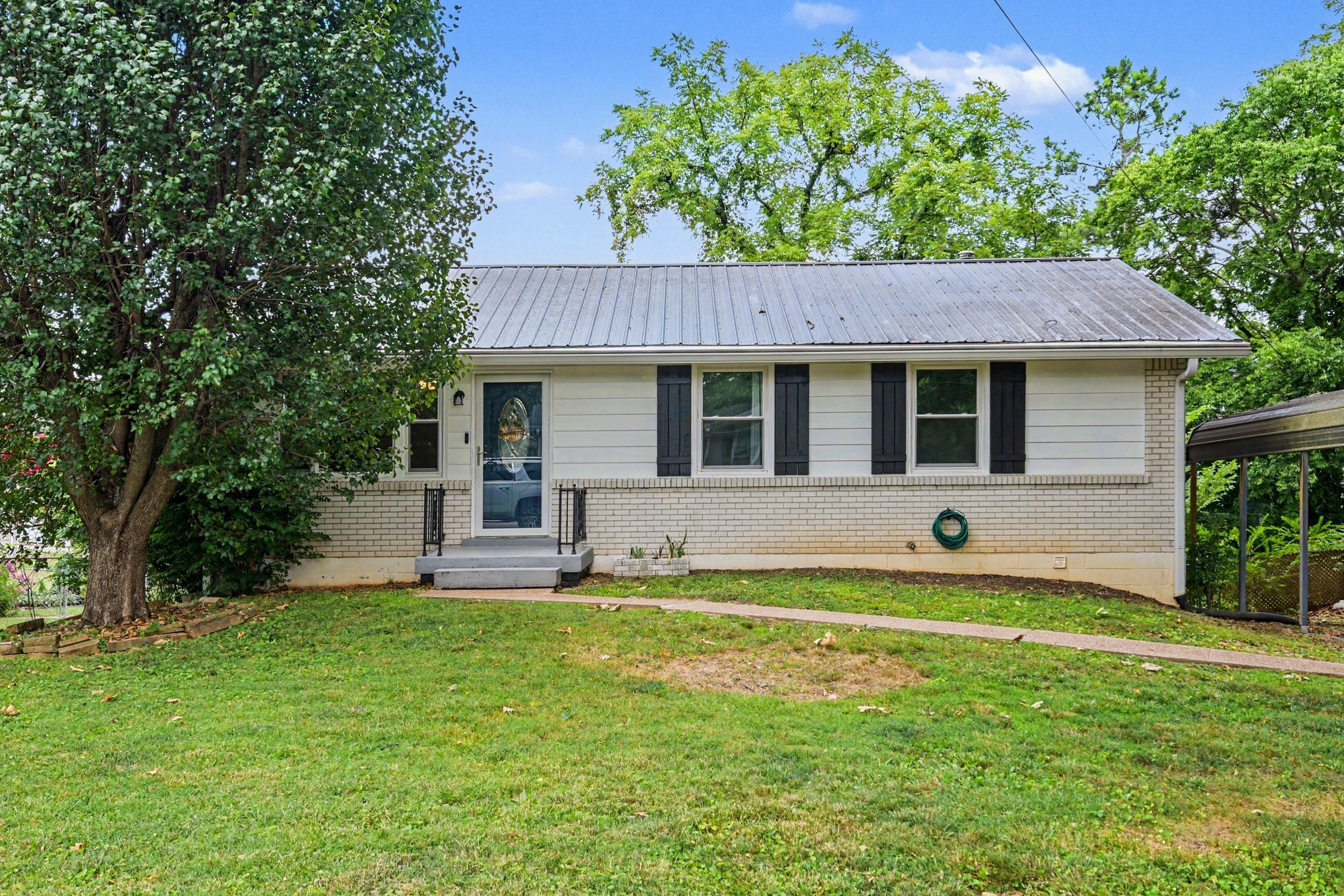 402 Grace Street Springfield, TN 37172 - Photo 1 of 25