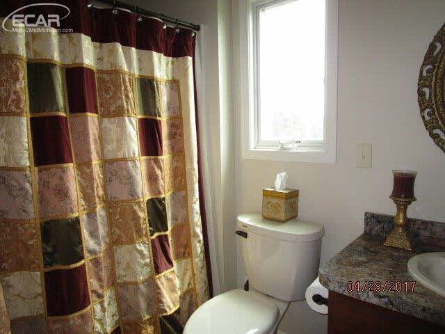 16379 Linden Road Linden, MI 48451 - Photo 13 of 23 21290416-12.JPG