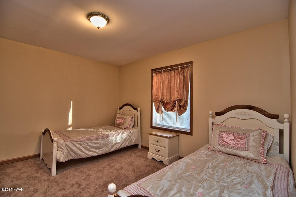 2712 Boulder Road Lake Ariel, PA 18436 - Photo 12 of 69