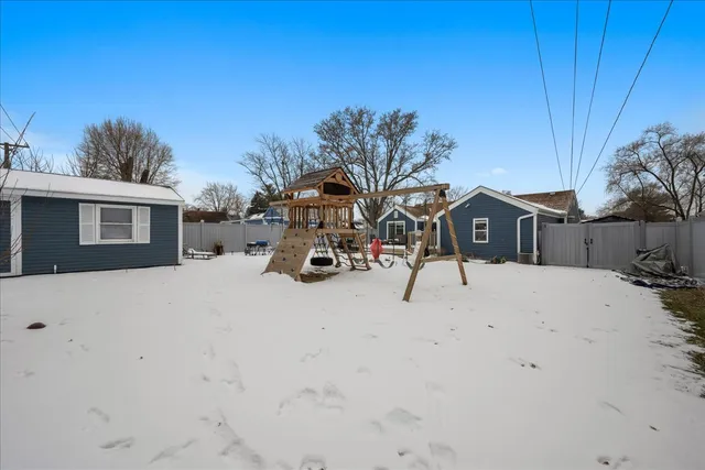 $300,000 | 207 Second Street, Elgin, IL 60123