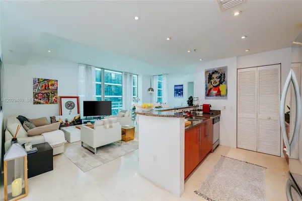 $4,200 | 300 South Biscayne Boulevard, Unit T3702, Miami, FL 33131