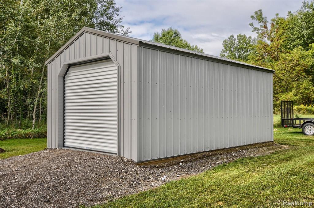 3277 Le Valley Road Columbiaville, MI 48421 - Photo 5 of 44