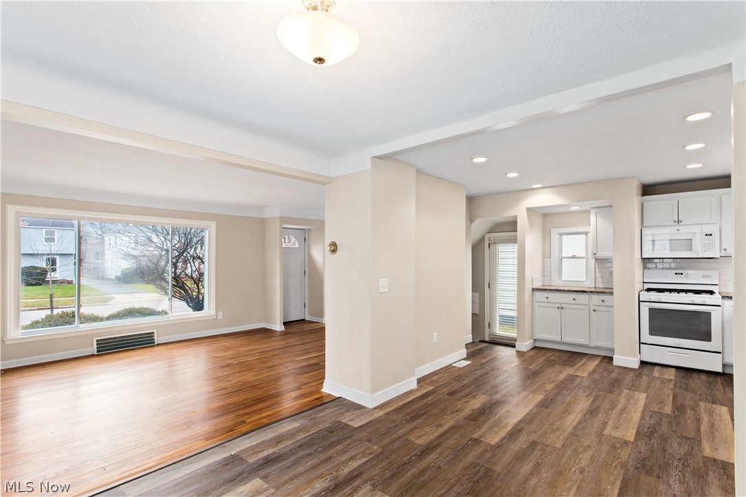 4207 Bayard Road South Euclid, OH 44121 - Photo 8 of 24