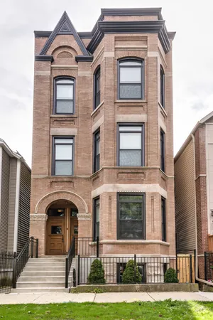 $3,200 | 2441 West Cortland Street, Unit 1, Chicago, IL 60647