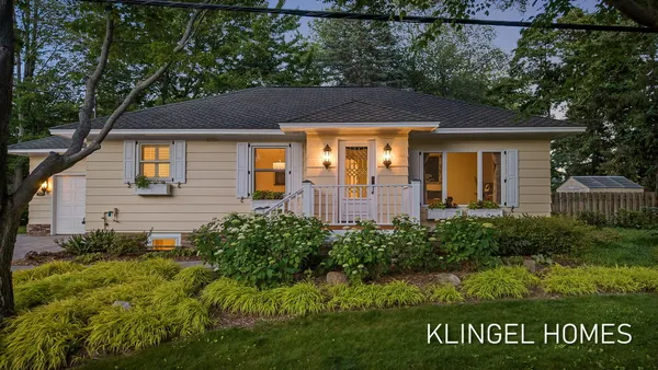 $575,000 | 17586 168th Avenue, Spring Lake, MI 49456
