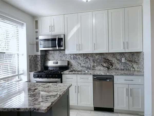 $298,800 | 141-35 79th Avenue, Unit 3M | Kew Gardens Hills