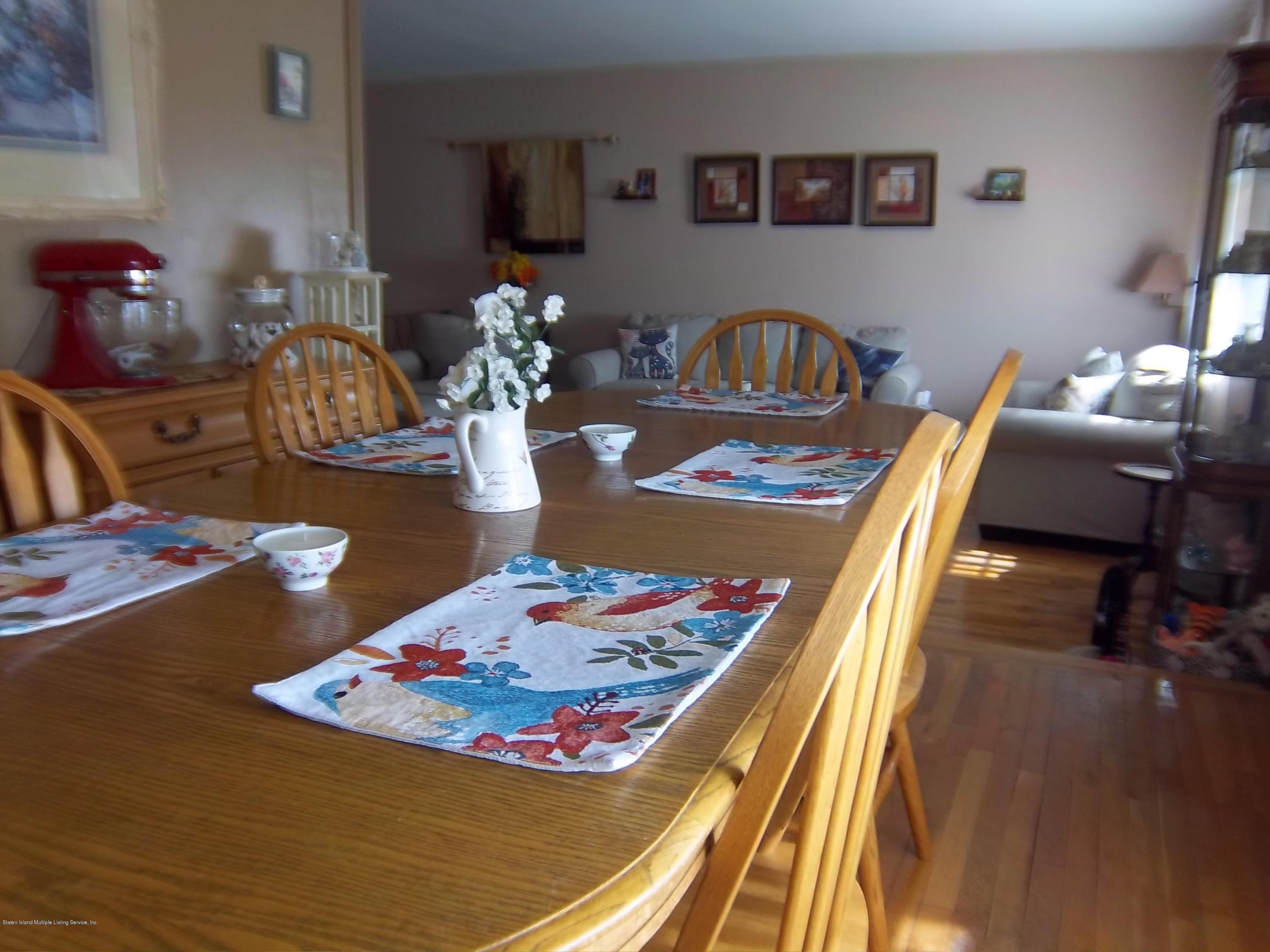 29 Signs Road Staten Island, NY 10314 - Photo 12 of 33 076