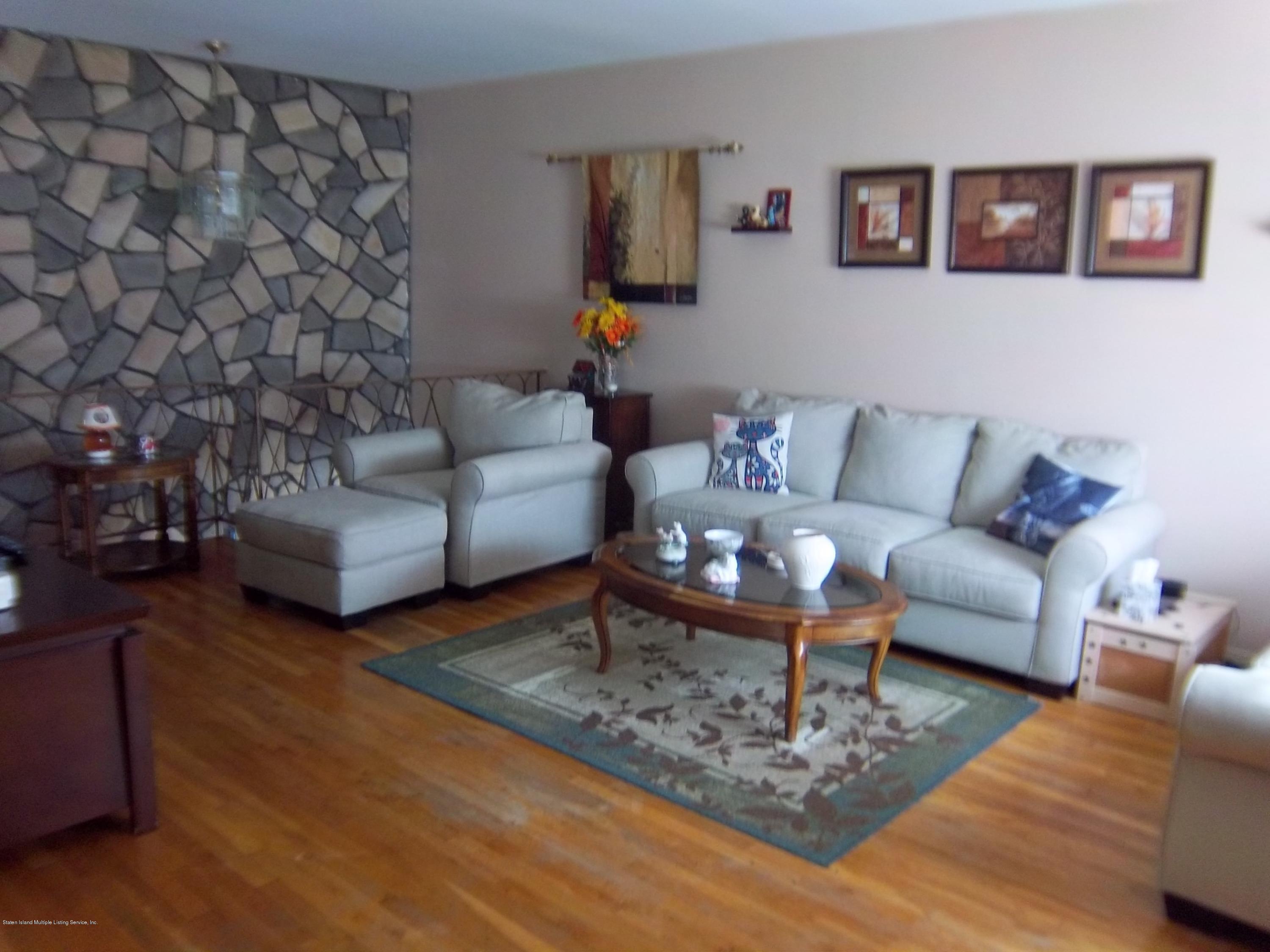 29 Signs Road Staten Island, NY 10314 - Photo 4 of 33 074