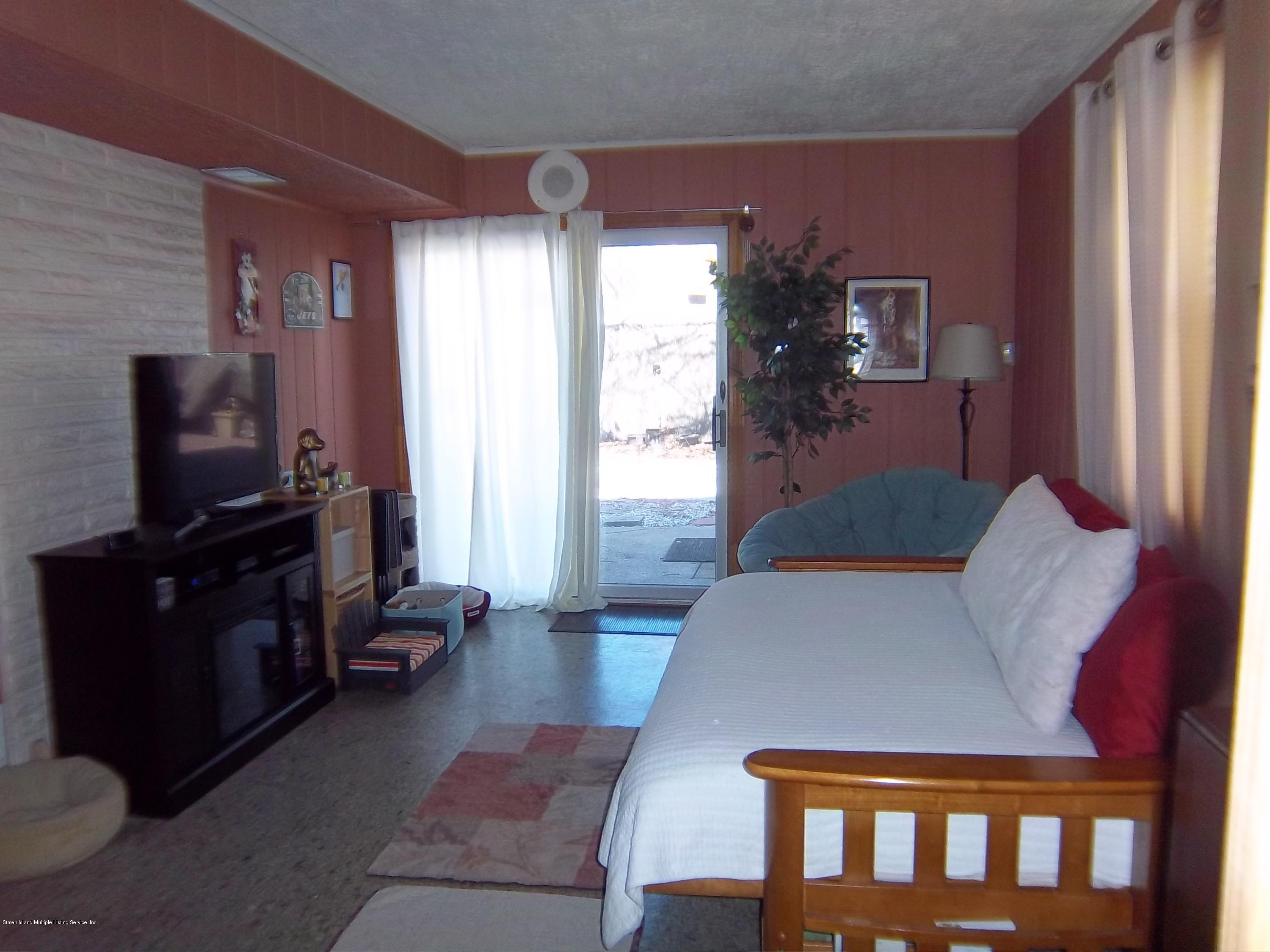 29 Signs Road Staten Island, NY 10314 - Photo 5 of 33 098