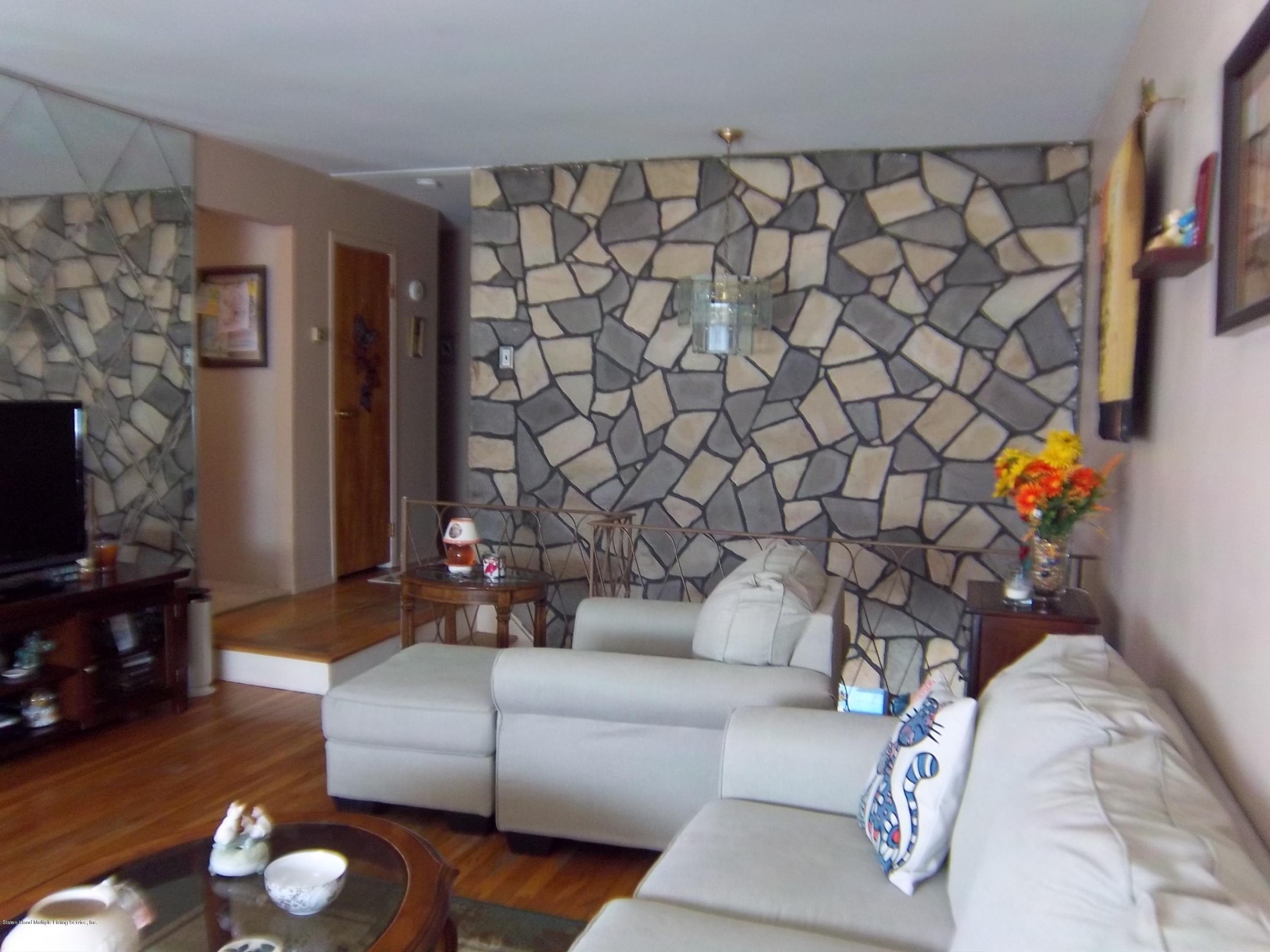 29 Signs Road Staten Island, NY 10314 - Photo 8 of 33 071