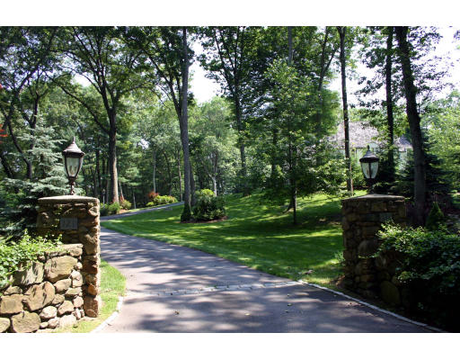 121 Meadowbrook Road Weston, MA 02493 - Photo 2 of 9
