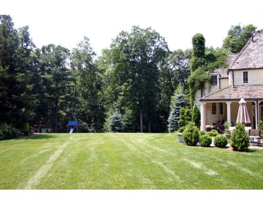 121 Meadowbrook Road Weston, MA 02493 - Photo 4 of 9
