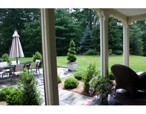 121 Meadowbrook Road Weston, MA 02493 - Photo 8 of 9