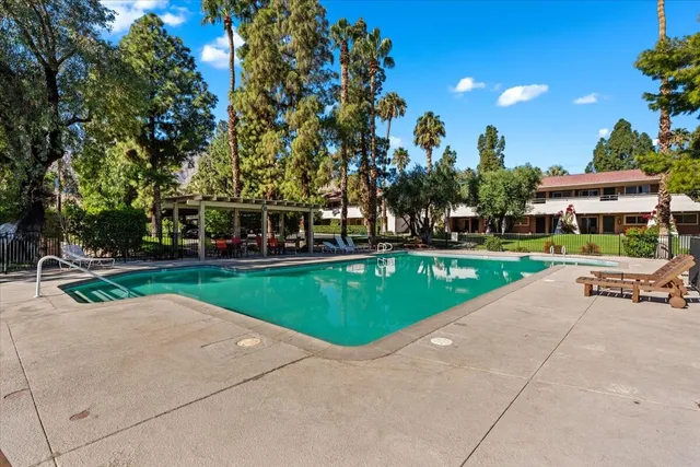 $1,750 | 2860 North Los Felices Road, Unit 214, Palm Springs, CA 92262