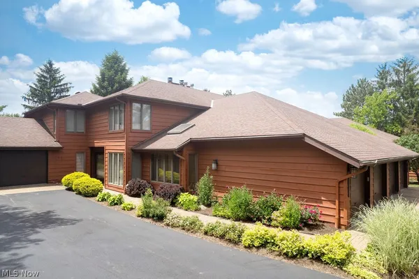 $439,000 | 25878 Fairmount Boulevard, Beachwood, OH 44122