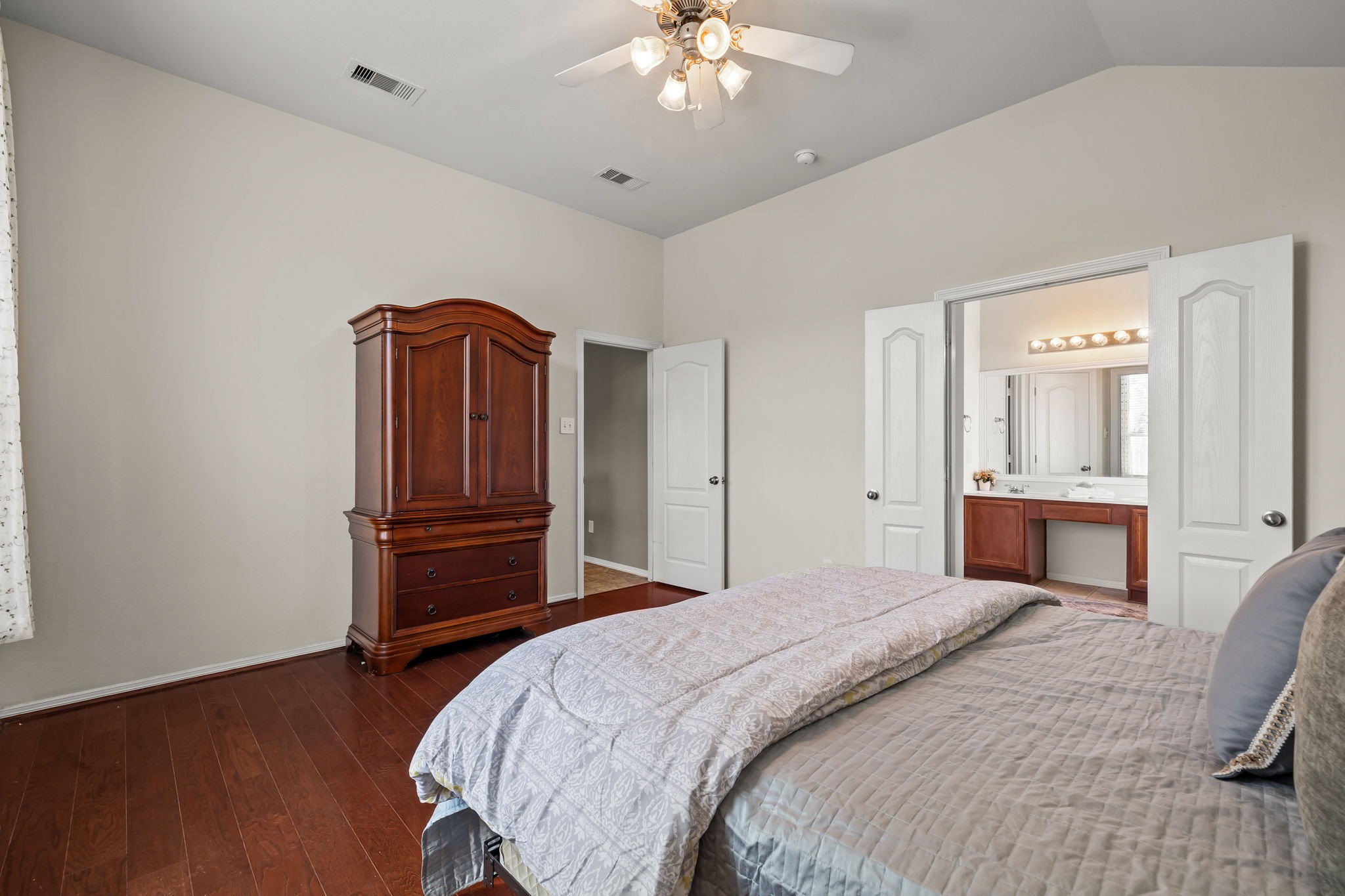 445 Decoster Boulevard Alvin, TX 77511 - Photo 15 of 32 Enough room for all of your furniture