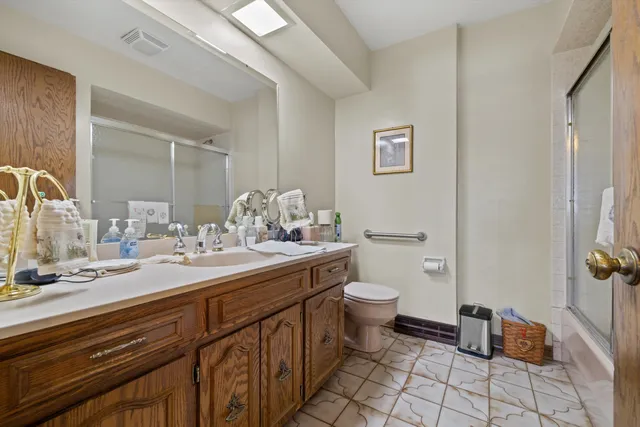 $389,900 | 2138 25th Avenue, Kenosha, WI 53140