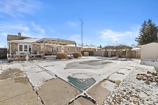 $389,900 | 2138 25th Avenue, Kenosha, WI 53140