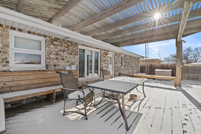 $389,900 | 2138 25th Avenue, Kenosha, WI 53140