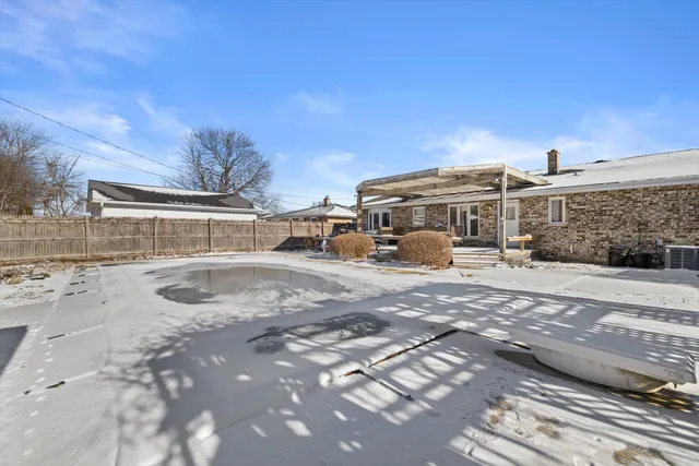 $389,900 | 2138 25th Avenue, Kenosha, WI 53140