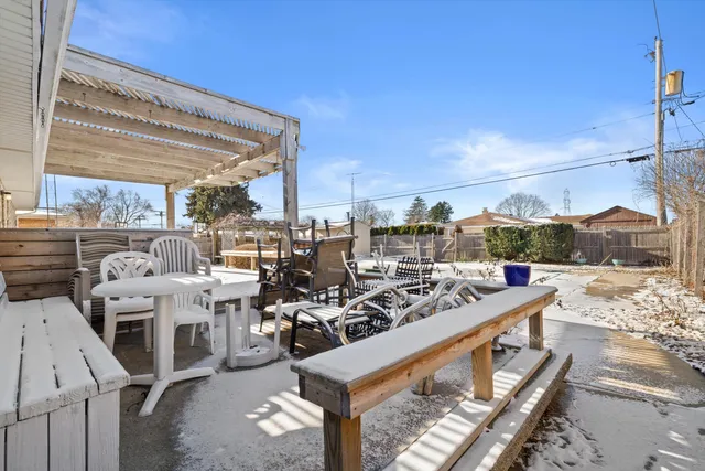 $389,900 | 2138 25th Avenue, Kenosha, WI 53140