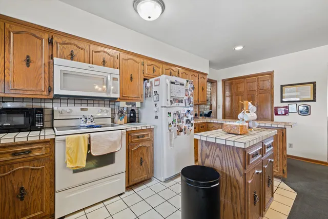 $389,900 | 2138 25th Avenue, Kenosha, WI 53140