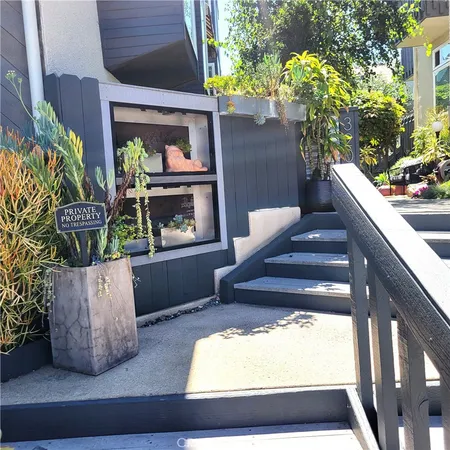 $3,700 | 320 12th Street, Unit 5, Seal Beach, CA 90740