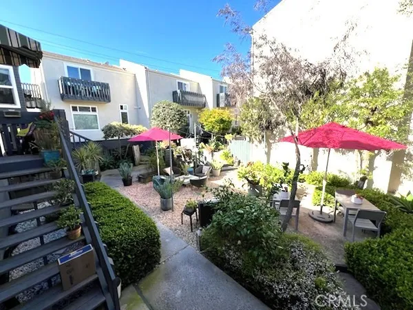 $3,700 | 320 12th Street, Unit 5, Seal Beach, CA 90740