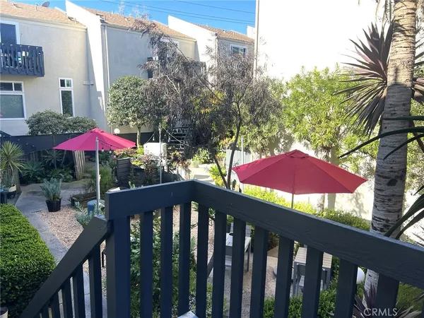 $3,700 | 320 12th Street, Unit 5, Seal Beach, CA 90740