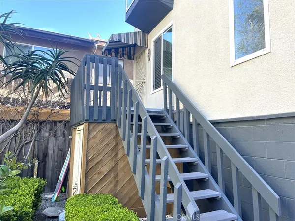 $3,700 | 320 12th Street, Unit 5, Seal Beach, CA 90740