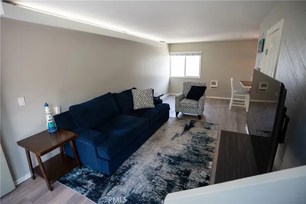 $3,700 | 320 12th Street, Unit 5, Seal Beach, CA 90740