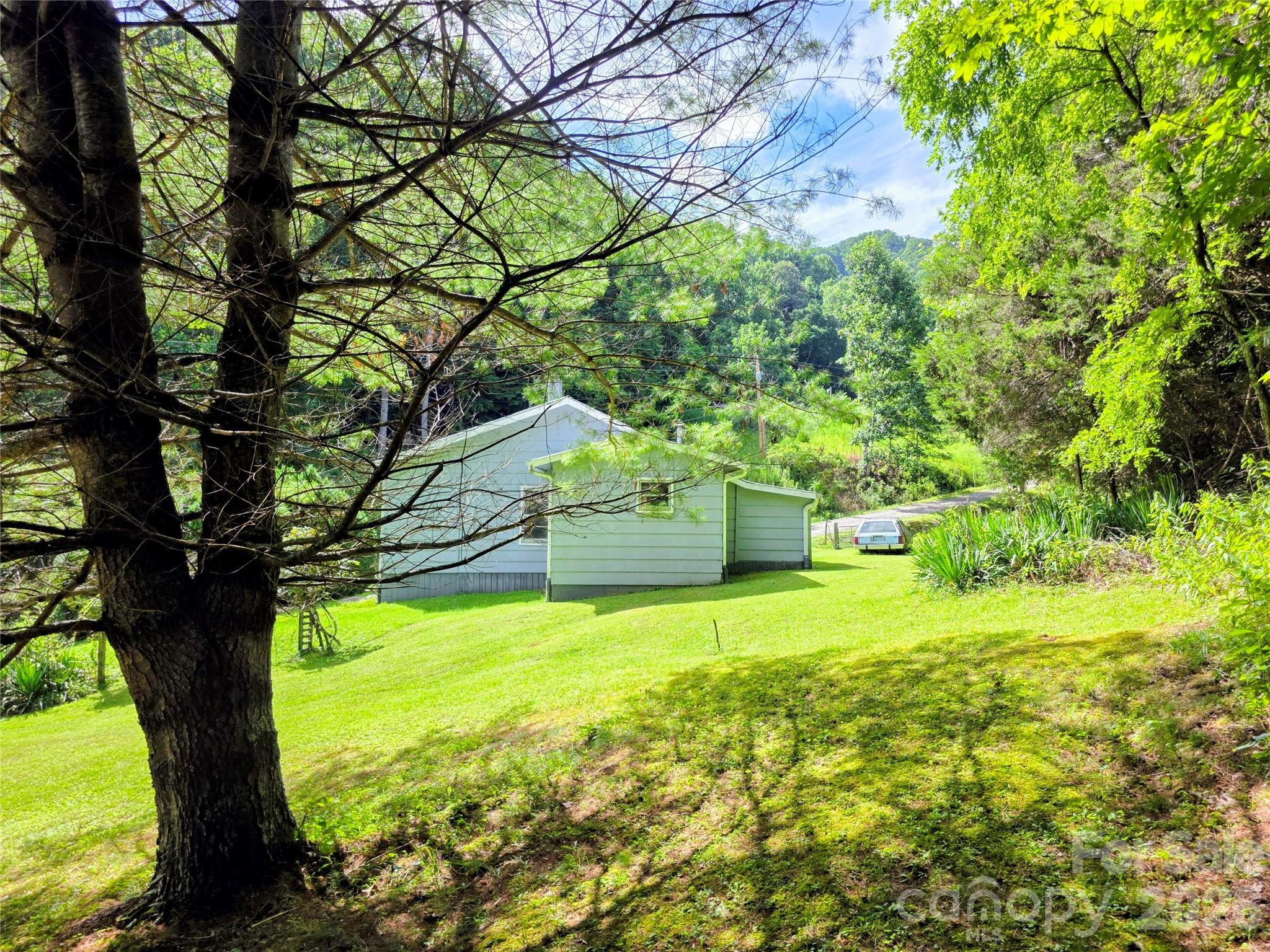 98 Will Wilson Road Burnsville, NC 28714 - Photo 5 of 27 Gallery Image 5