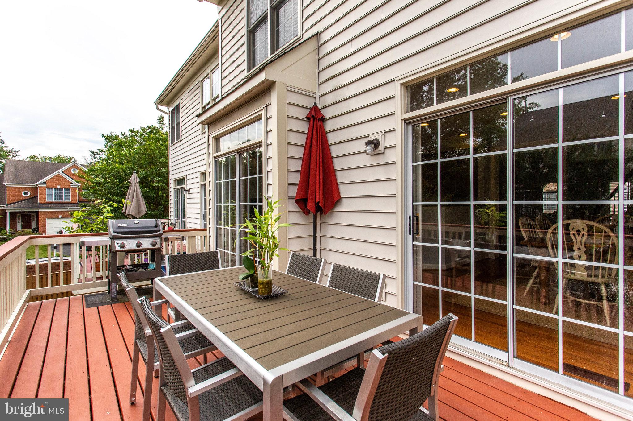 136 Roland Court Southwest Vienna, VA 22180 - Photo 33 of 67 Deck with space for family dinning & relaxation!