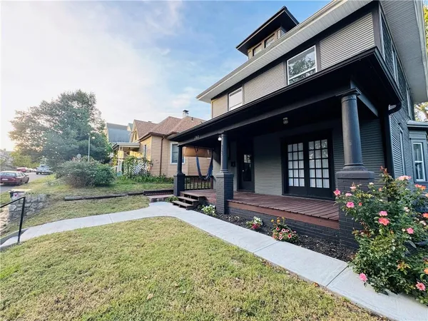 $218,500 | 2303 Francis Street, St. Joseph, MO 64501