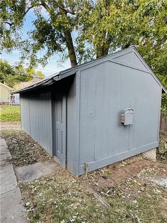 $218,500 | 2303 Francis Street, St. Joseph, MO 64501