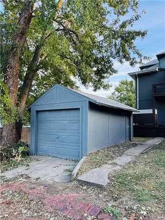 $218,500 | 2303 Francis Street, St. Joseph, MO 64501