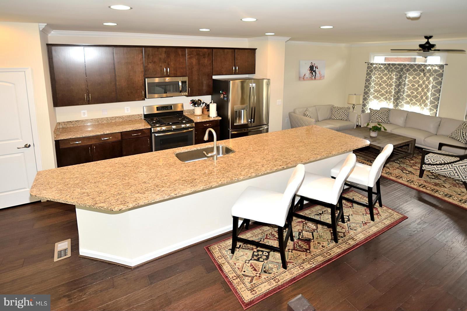 25278 Arrowroot Terrace Chantilly, VA 20152 - Photo 5 of 20 Kitchen