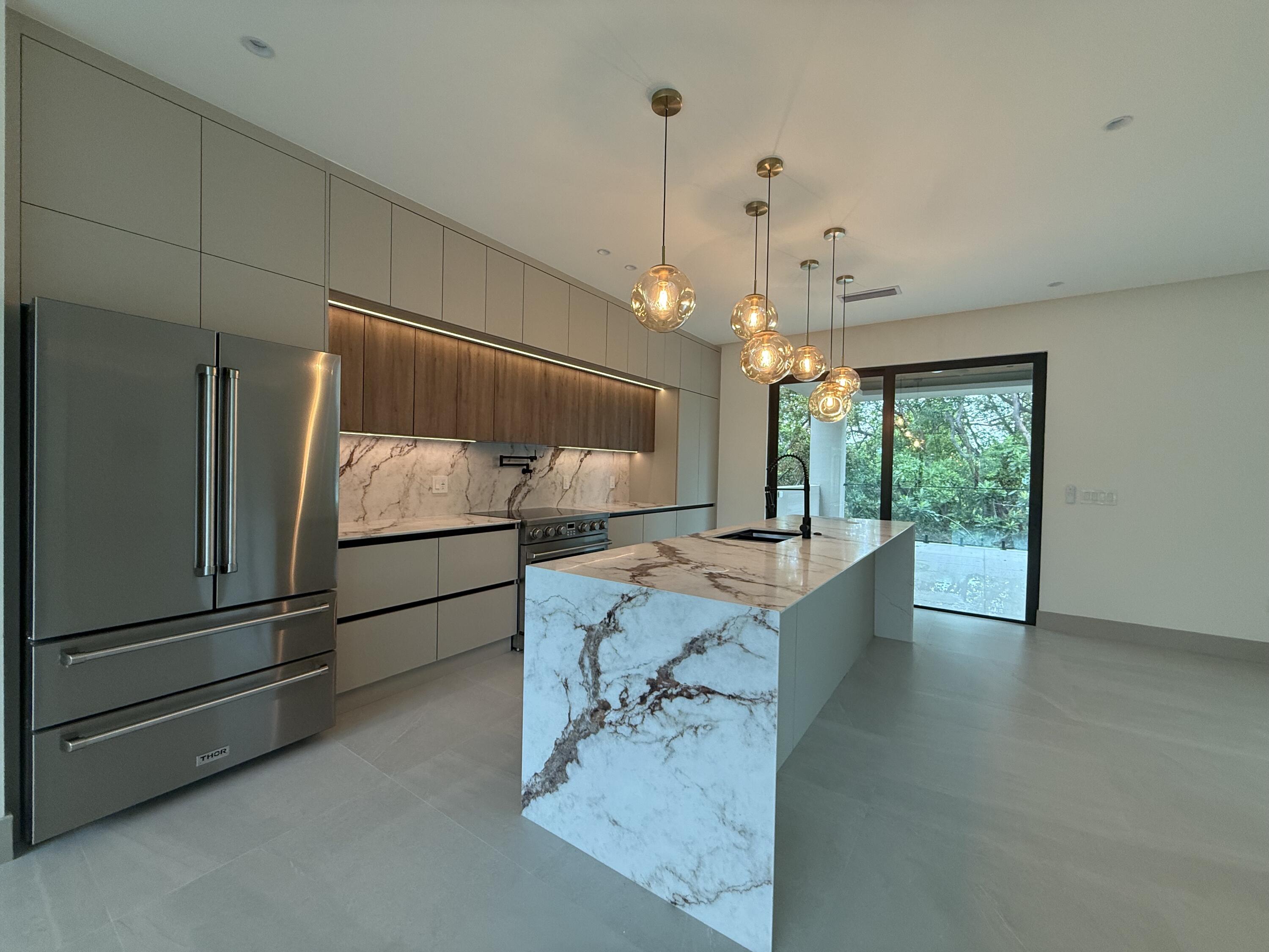 109 Point Pleasant Drive Key Largo, FL 33037 - Photo 9 of 58 KITCHEN