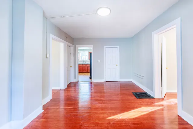 $279,900 | 643 Wing Street, Elgin, IL 60123