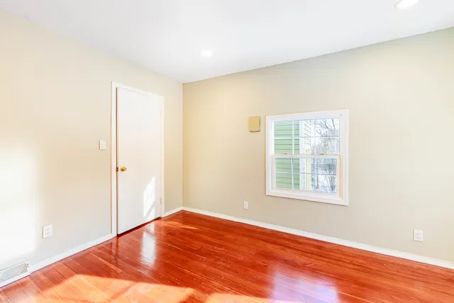 $279,900 | 643 Wing Street, Elgin, IL 60123