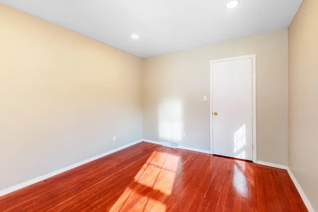 $279,900 | 643 Wing Street, Elgin, IL 60123