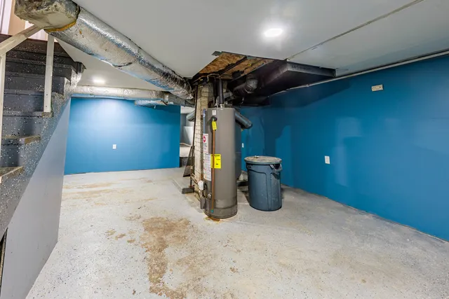 $279,900 | 643 Wing Street, Elgin, IL 60123