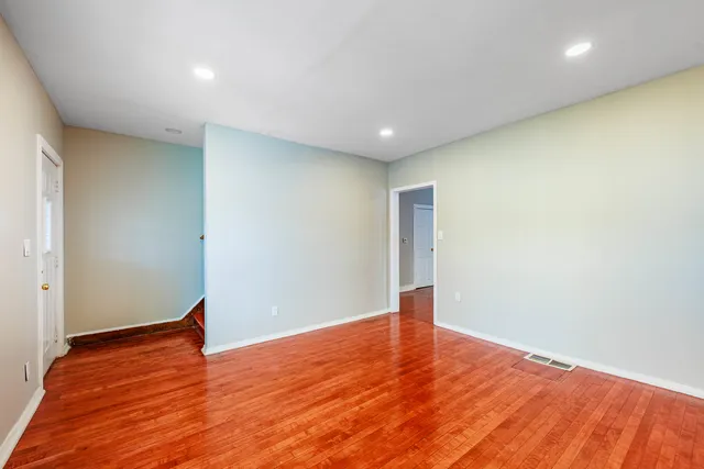 $279,900 | 643 Wing Street, Elgin, IL 60123