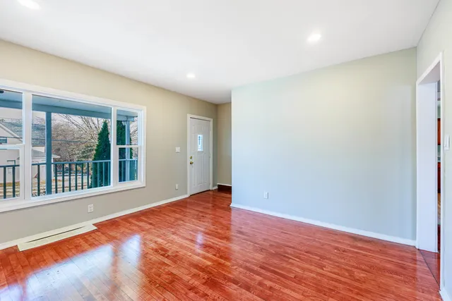 $279,900 | 643 Wing Street, Elgin, IL 60123