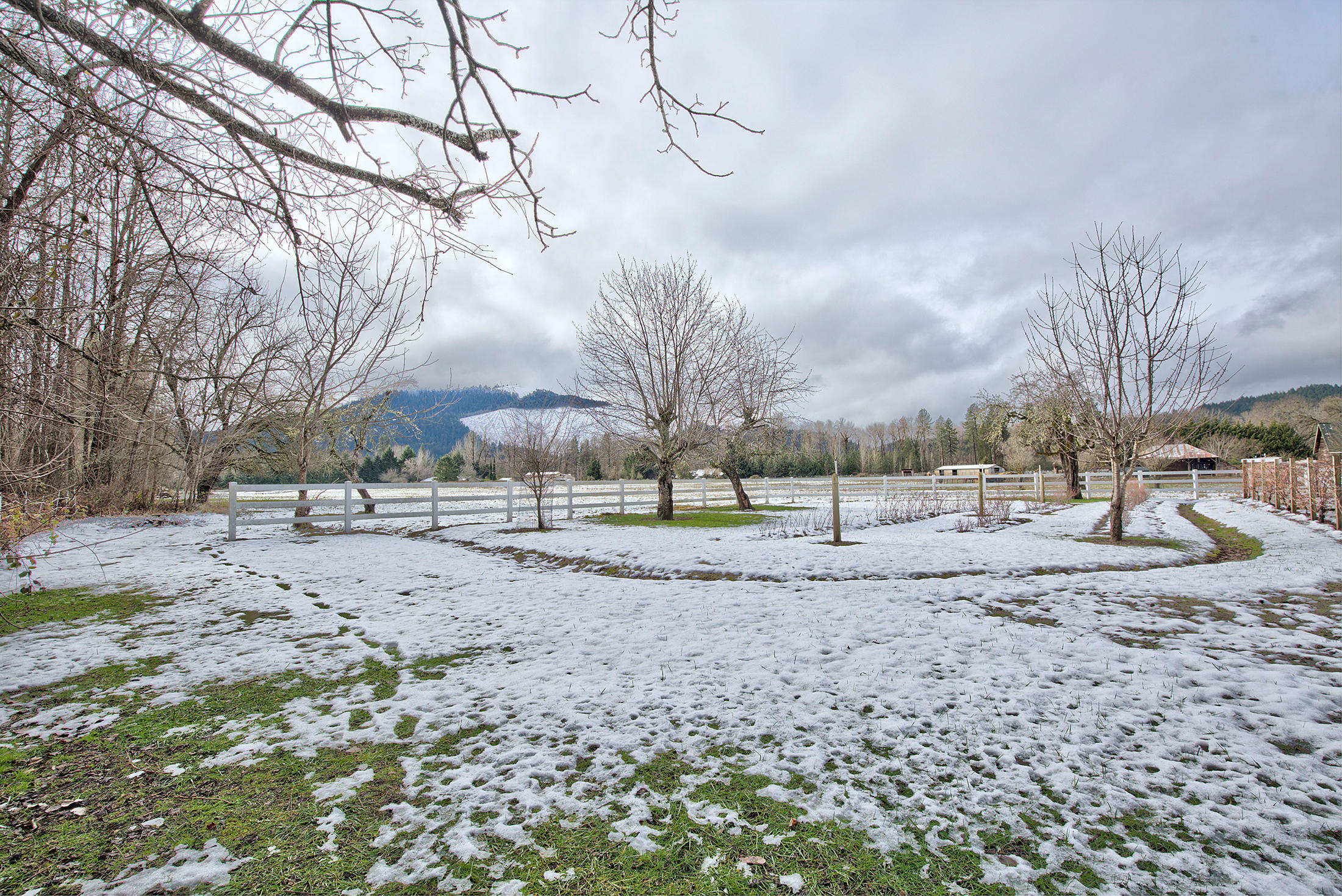 3633 Helms Road Grants Pass, OR 97527 - Photo 26 of 59 helms021