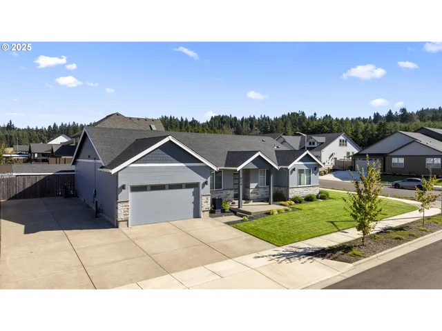 $600,000 | 819 Riley Drive Northeast, Silverton, OR 97381