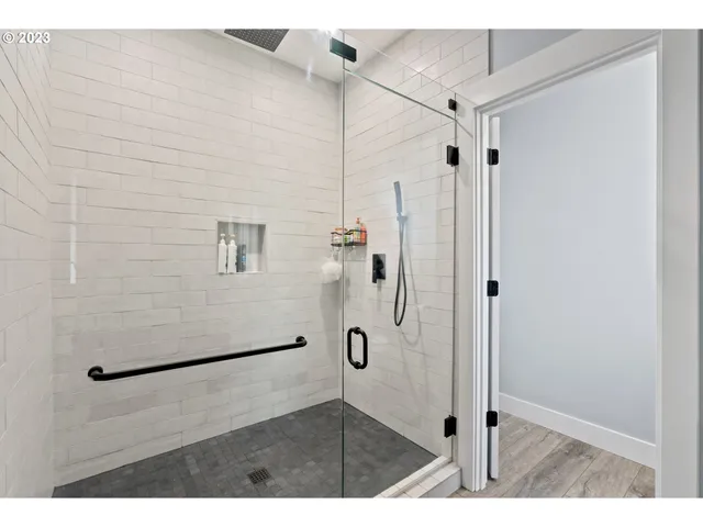 $600,000 | 819 Riley Drive Northeast, Silverton, OR 97381