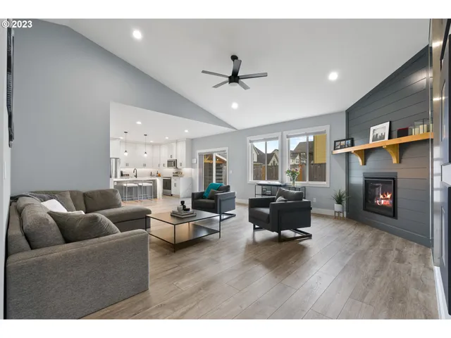 $600,000 | 819 Riley Drive Northeast, Silverton, OR 97381