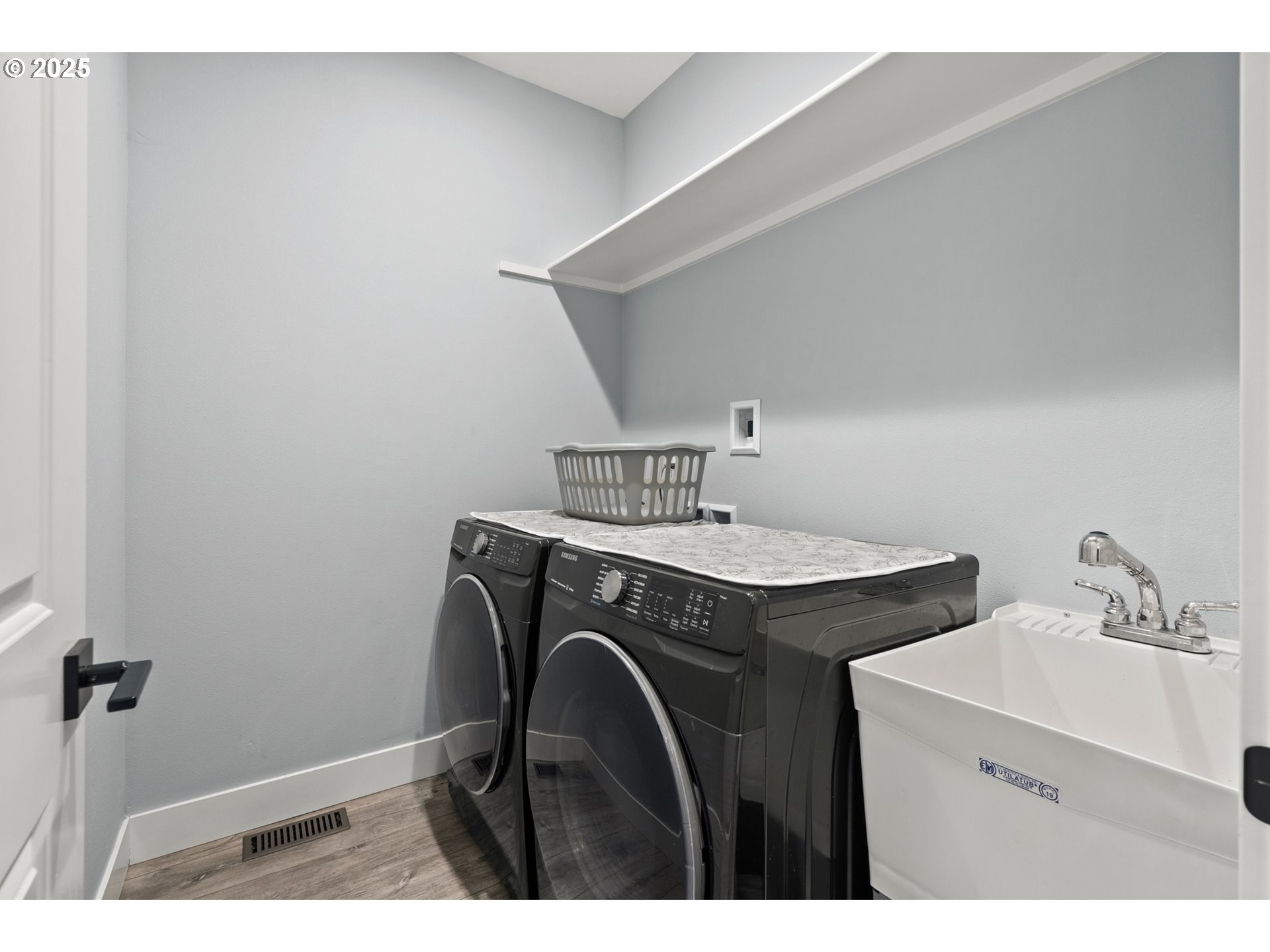 819 Riley Drive Northeast Silverton, OR 97381 - Photo 23 of 32